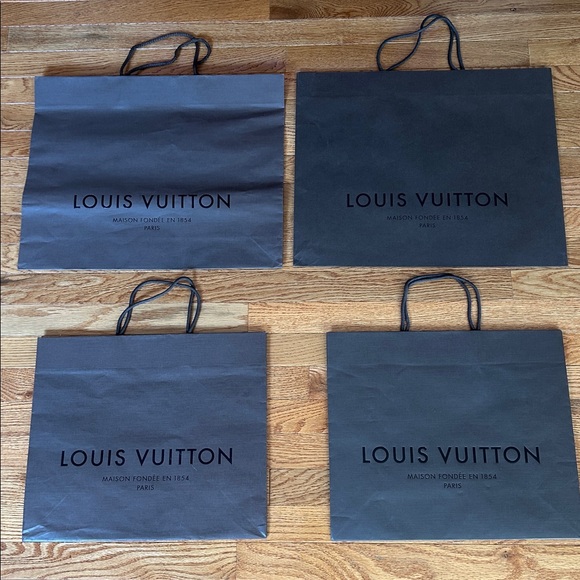 4 authentic Louis Vuitton shopping bags - Picture 2 of 12